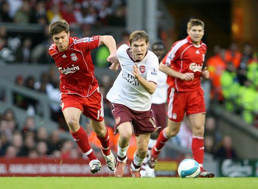 沙拉维谈续约：我们还得再谈谈，看看接下来会发生什么（沙拉维谈续约：仍需进一步商议，静观其后续进展）