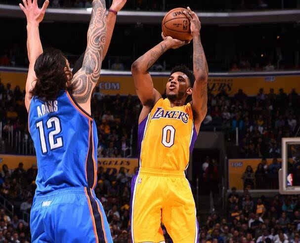 日媒：日本国门铃木彩艳预计13日在日本接受手指骨折手术（日媒称日本门将铃木彩艳预计13日于国内接受手指骨折手术）