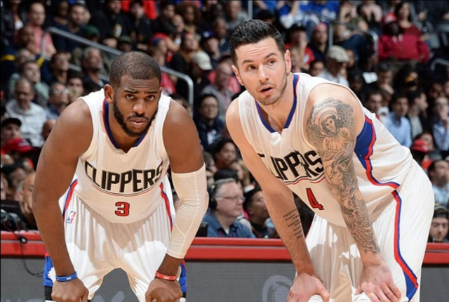 斯玛特命中8记三分，追平湖人队史替补球员三分球记录（斯玛特投进8记三分，平湖人队史替补三分命中纪录）