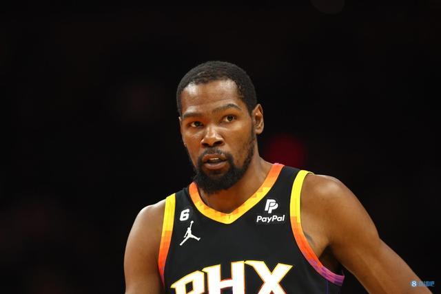 记者：帕尔默缺席欧冠赛前训练，但球员并未受伤（记者：帕尔默未参加欧冠赛前训练，确认无伤病）