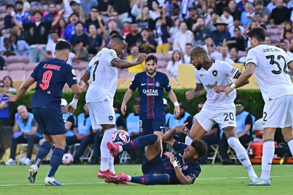 2400万先生沦为伤病困兽！卡多索15分钟离场 西蒙尼最贵引援成烫手山芋（2400万欧先生陷伤病阴霾！卡多索仅踢15分钟伤退 西蒙尼最贵引援成难题）