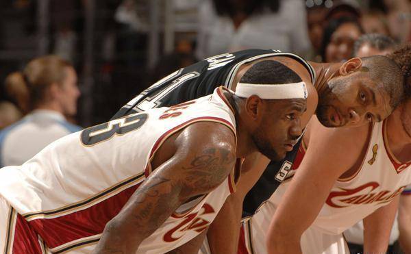 半场战报：美因茨1-0云达不莱梅，西尔万-威德默破门（半场比分：美因茨1比0领先云达不莱梅，西尔万-威德默建功）