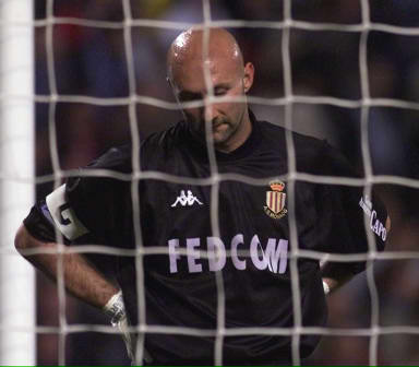 战术大师阿隆索巧解贝林厄姆定位难题，皇马中场重焕新生（阿隆索以战术妙招化解贝林厄姆位置困扰，皇马中场焕发新活力）