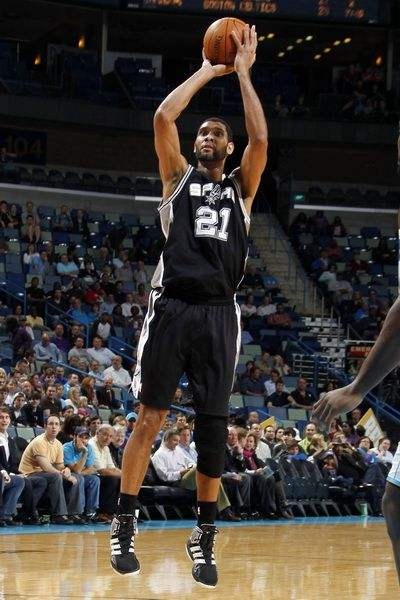 韩旭：冲击海外能和世界最高水平球员竞争 之后再帮中国女篮提升（韩旭：先赴海外挑战世界顶尖球员，归来再助中国女篮提升）