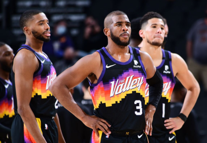 巴萨梅西自由球进球助球队领先（梅西任意球破门助巴萨领先）