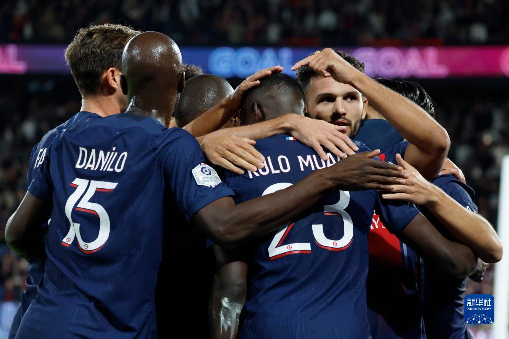 天空体育：切尔西正在努力签下前巴萨前锋罗克（天空体育：切尔西加紧推进引进前巴萨前锋罗克）