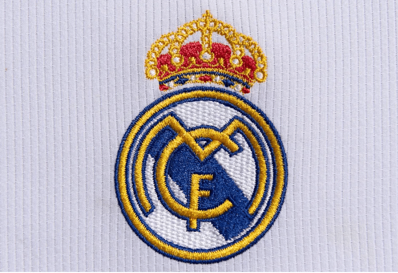 稳得可怕！胡金秋9中8高效拿下19分5板1帽 第三节10分（稳如磐石！胡金秋9投8中高效砍下19分5篮板1盖帽，第三节独得10分）