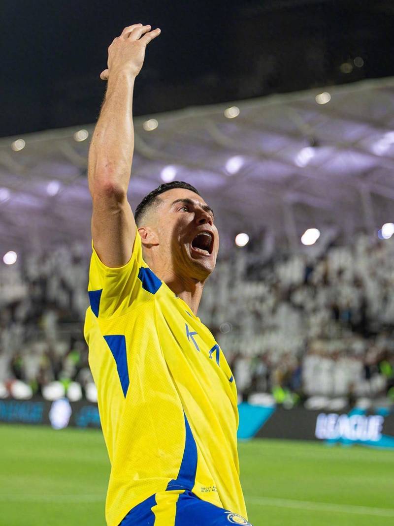 接近神不代表能超越神，科比距离乔丹的差距还是有质的差距（逼近不等于超越：科比与乔丹仍有质的鸿沟）