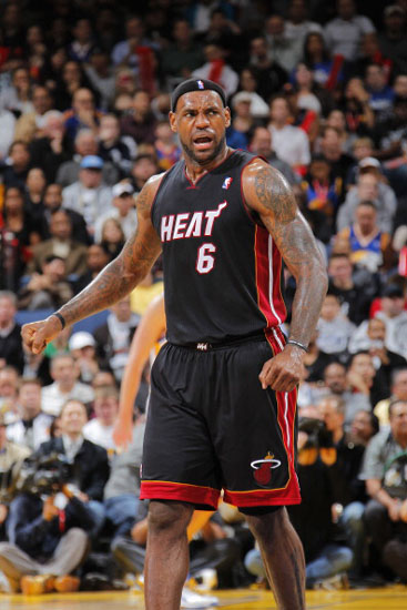 马刺首节41分！戴格诺特：我们本该让他们打得更艰难却没有做到（马刺首节砍下41分！戴格诺特：防守本该更强硬，但我们没做到）