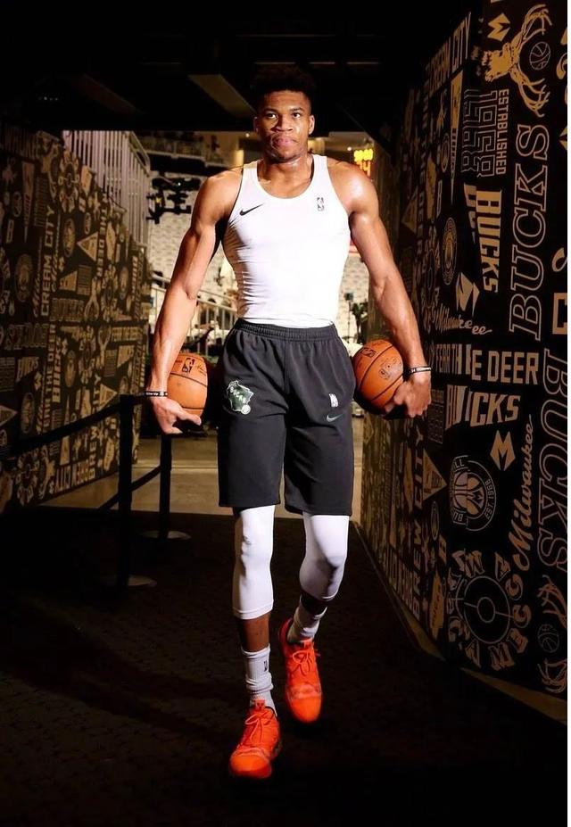 青少年海外交流新探索，“犀旺”小将赴欧塞尔开启留洋旅程（青少年国际交流新篇章，“犀旺”小将远赴欧塞尔踏上留洋之旅）