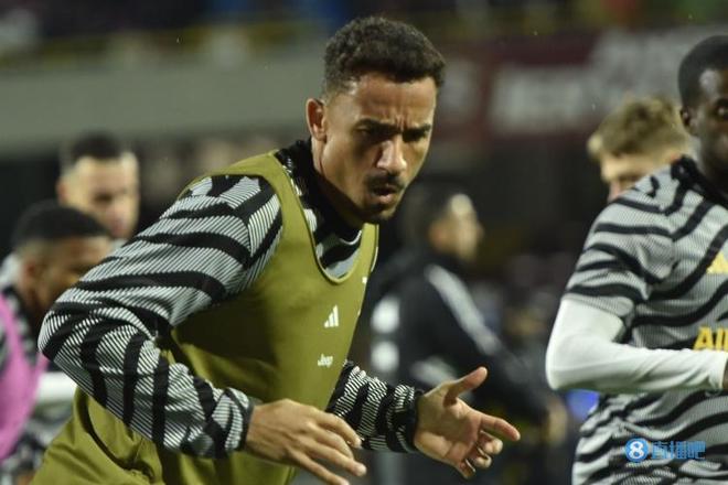 水晶宫已决定明夏出售沃顿，曼联进欧冠才有竞争力！经纪人揭秘计划（经纪人透露：水晶宫铁心明夏出售沃顿，曼联须进欧冠方具竞争力）