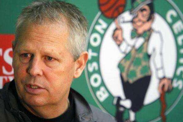 德转列本赛季30岁以上选手进球排行榜：凯恩领跑，...（德转发布本赛季30岁以上球员进球榜：凯恩暂居榜首）